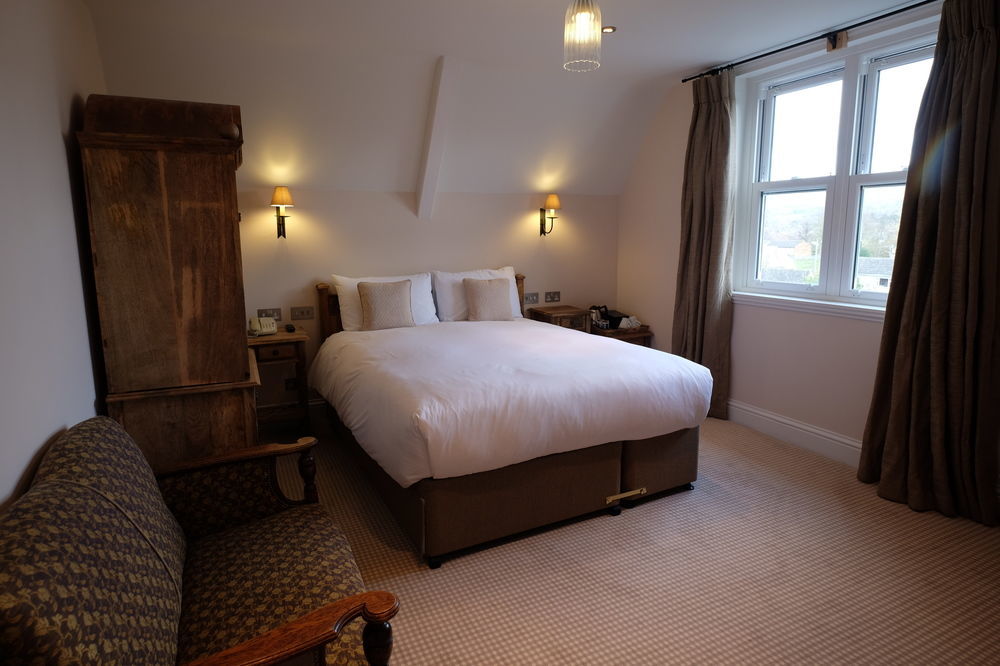 Bed and Breakfast Cotswold Grange Челтенхам Экстерьер фото A bedroom at the hotel